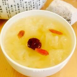 御寒美食之银耳雪梨羹