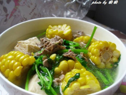 玉米冻豆腐牛肉西洋菜汤
