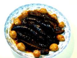 老北京的宫廷风味著名大菜“乌龙吐珠”
