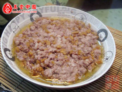 黄瓜干蒸肉饼