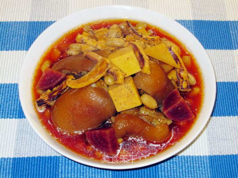 【如花美眷】红菜头豆干猪手汤