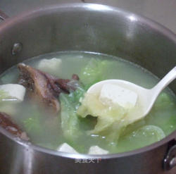 腊排骨煲豆腐汤