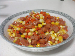 玉米红萝卜炒火腿粒