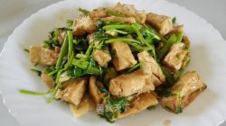 芹菜蚝油豆腐