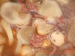 草菇萝卜牛肉汤