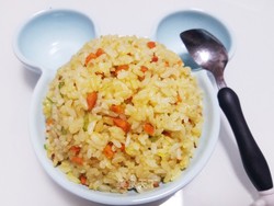 “萝卜”香葱胡萝卜蛋炒饭