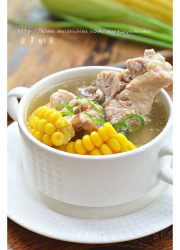 简单的美味养身汤---玉米排骨汤