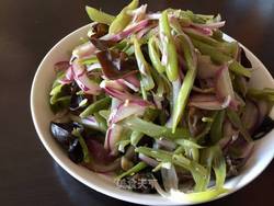 去湿补肾之 龙芽豆炒黑木耳