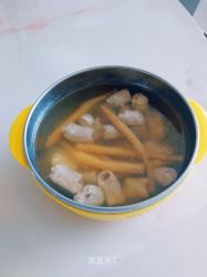 黄花菜小肠汤