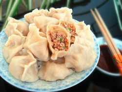 杏鲍菇猪肉饺子