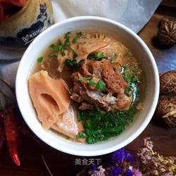 清炖龙骨莲藕汤