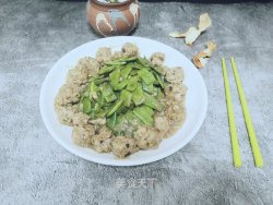 香菇丸子拼盘素炒芸豆
