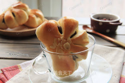 #ACA烘焙明星大赛#蜜豆花型面包