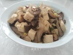 鲜菇炖豆腐