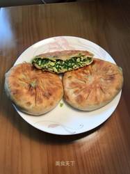 鸡蛋虾皮韭菜馅饼