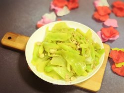 十分钟搞定的快手菜—肉末莴笋