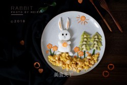小兔子咖喱虾仁鸡蛋饭