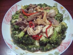 鸡杂炒西兰花