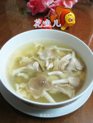 榨菜丝秀珍菇鸭蛋汤