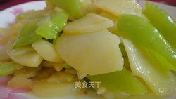 尖椒炒土豆片