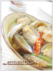 简单又鲜美的韩式料理：豆酱蛤蜊汤