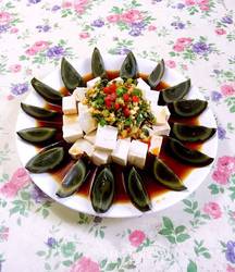 皮蛋拌豆腐
