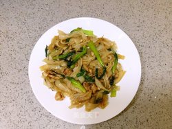 黑椒鸡肉炒河粉