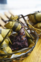 黑米红豆蜜枣粽