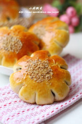 花儿红豆面包----幸福如花 我们快乐着！