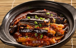 肉末茄子煲——教你茄子吸油少的秘诀，砂锅煲越放越入味？