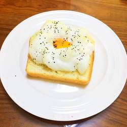 吐司烤鸡蛋