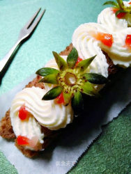 #柏翠大赛#草莓奶油巧克力蛋糕——蛋糕边角料也有春天