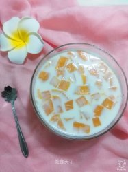 牛奶的丝滑与芒果的清香完美结合——“芒果布丁”