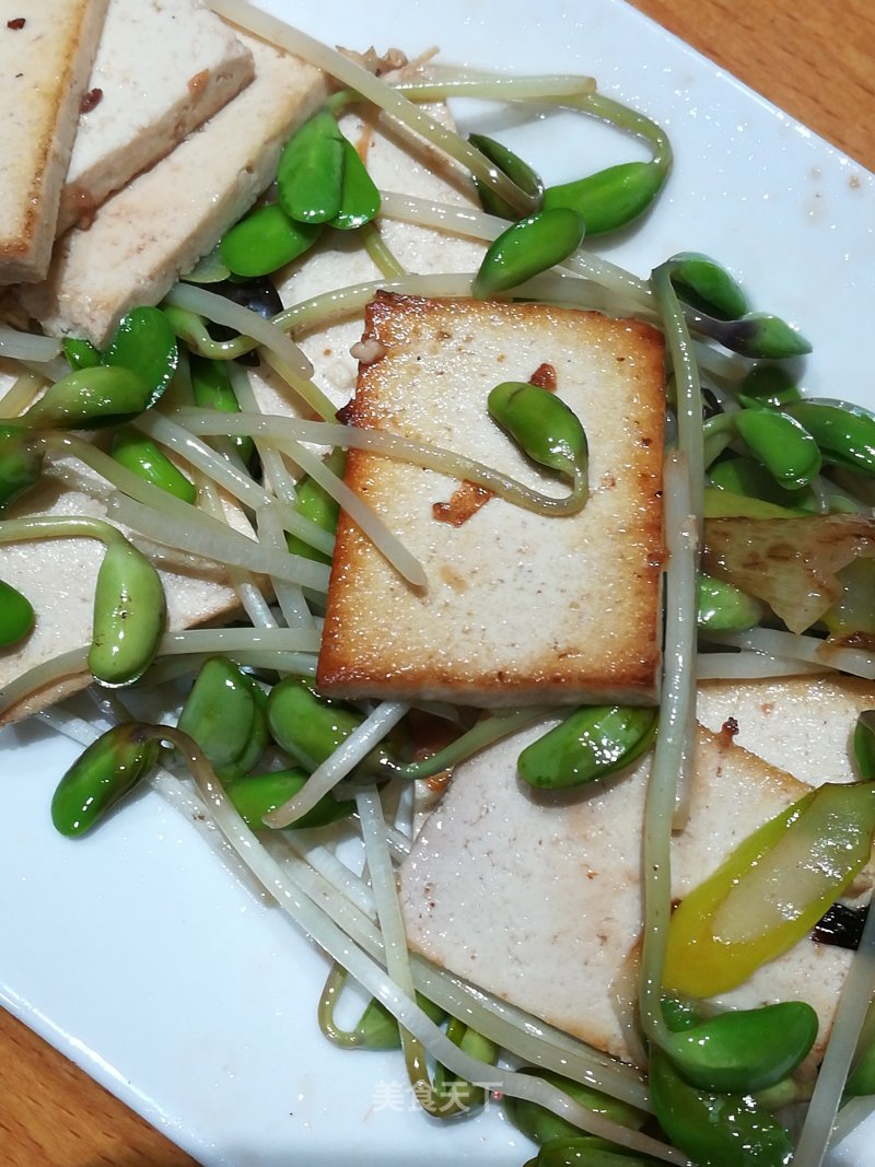 黑豆芽炒豆腐