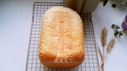东菱无糖面包机试用---一键式松软甜面包