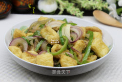 洋葱青椒焖豆腐