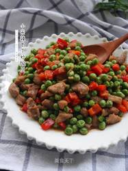 小米辣肉丁炒豌豆