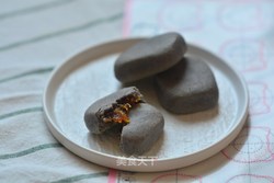 黑·凤梨酥