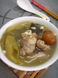 剑花薏米猪骨汤---春季老火汤