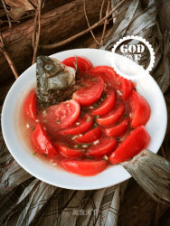 挑战味蕾极限：养颜番茄鲫鱼汤的任性吃法
