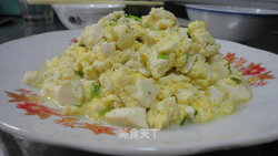 《雅舍谈吃》里曾经提到过的一道菜——【鸡刨豆腐】