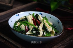 菠菜拌腐竹