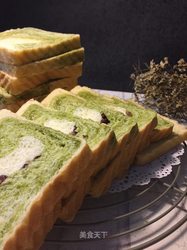 #第四届烘焙大赛暨是爱吃节#抹茶双色吐司