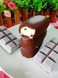 巧克力雪糕——附巧克力脆皮的做法