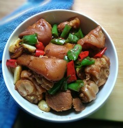 双椒炒卤猪脚