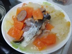 木瓜银耳红枣煲鱼尾汤