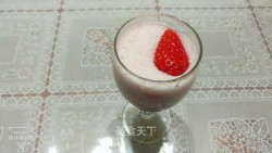 自制草莓奶昔