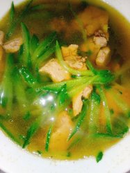 黄瓜丝羊肝汤