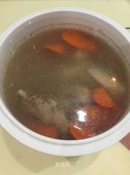 红萝卜山药龙骨炖汤