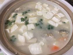 鲫鱼豆腐汤